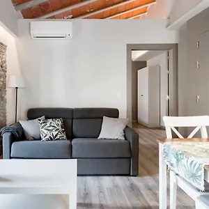Revitalized In Historical Building Apartamento
